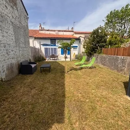 Maison Avec Terrasse Et Jardin, 20 Minutes De La Σπίτι διακοπών *