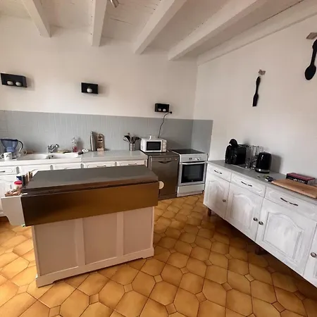 Maison Avec Terrasse Et Jardin, 20 Minutes De La Σπίτι διακοπών