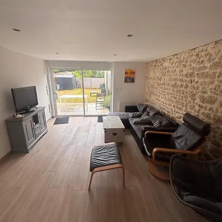 Maison Avec Terrasse Et Jardin, 20 Minutes De La Σπίτι διακοπών *